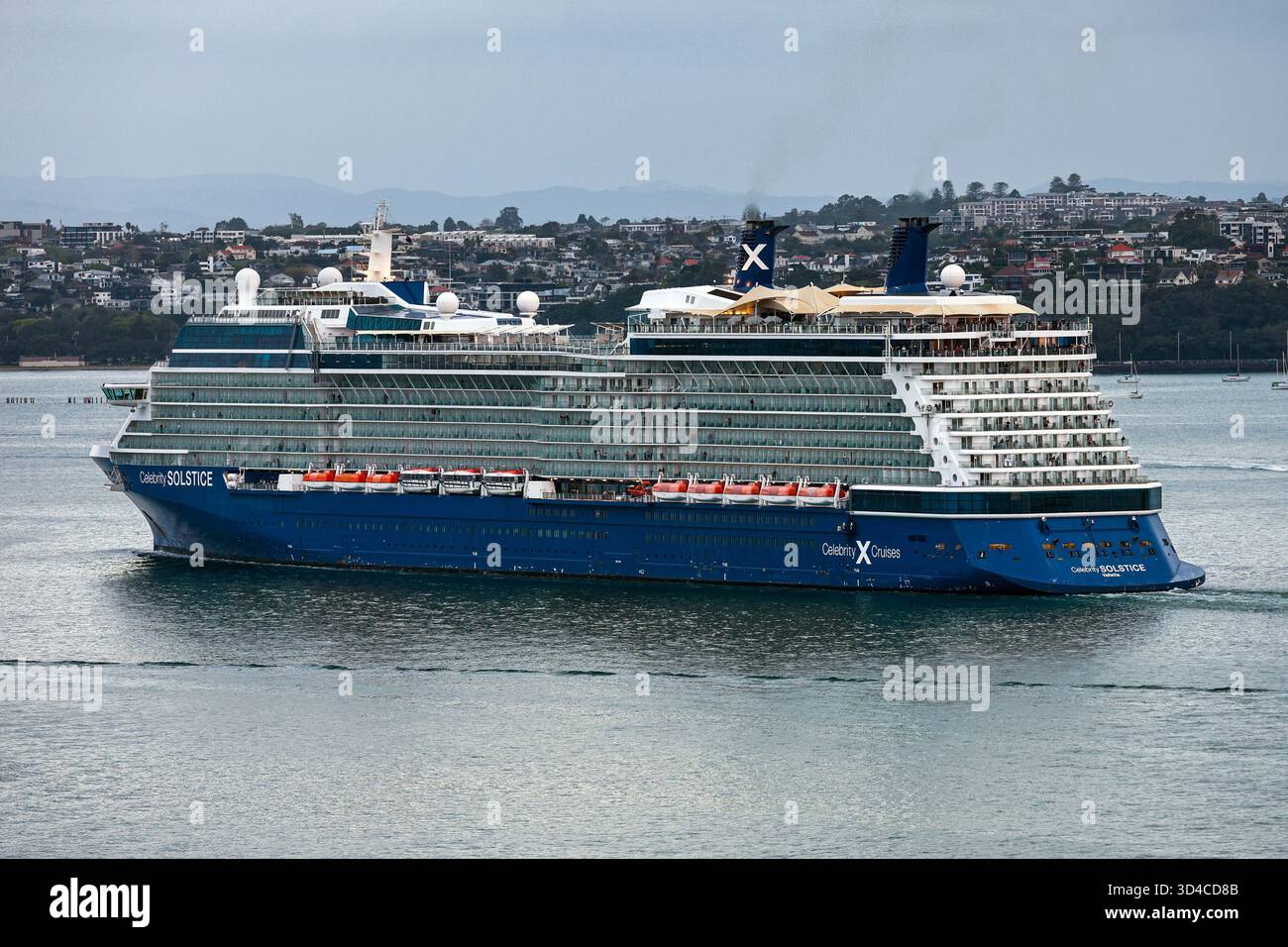 Le navire CÉLÉBRITÉ SOLSTICE (IMO 9362530, MMSI 249409000) est un navire à passagers (croisière) construit en 2008 et battant actuellement pavillon maltais. Banque D'Images