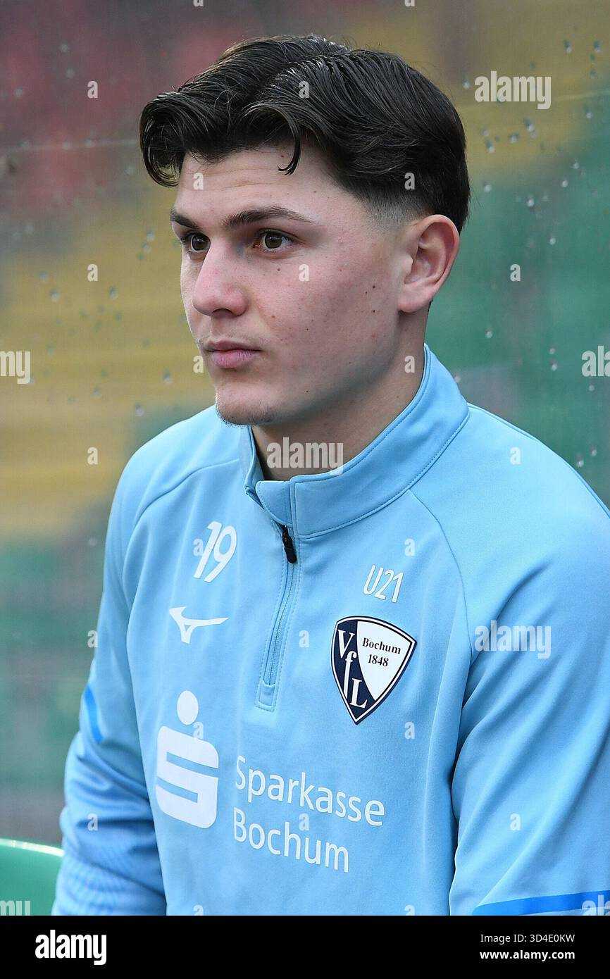 Oberhausen, Allemagne. 09 novembre 2025. Fussball Regionalliga Staffel Ouest 15. Spieltag Rot-Weiss Oberhausen - VfL Bochum II AM 09.11.2025 im Stadion Niederrhein in Oberhausen Lirim Jashari ( Bochum ) Foto : Revierfoto crédit : ddp Media GmbH/Alamy Live News Banque D'Images