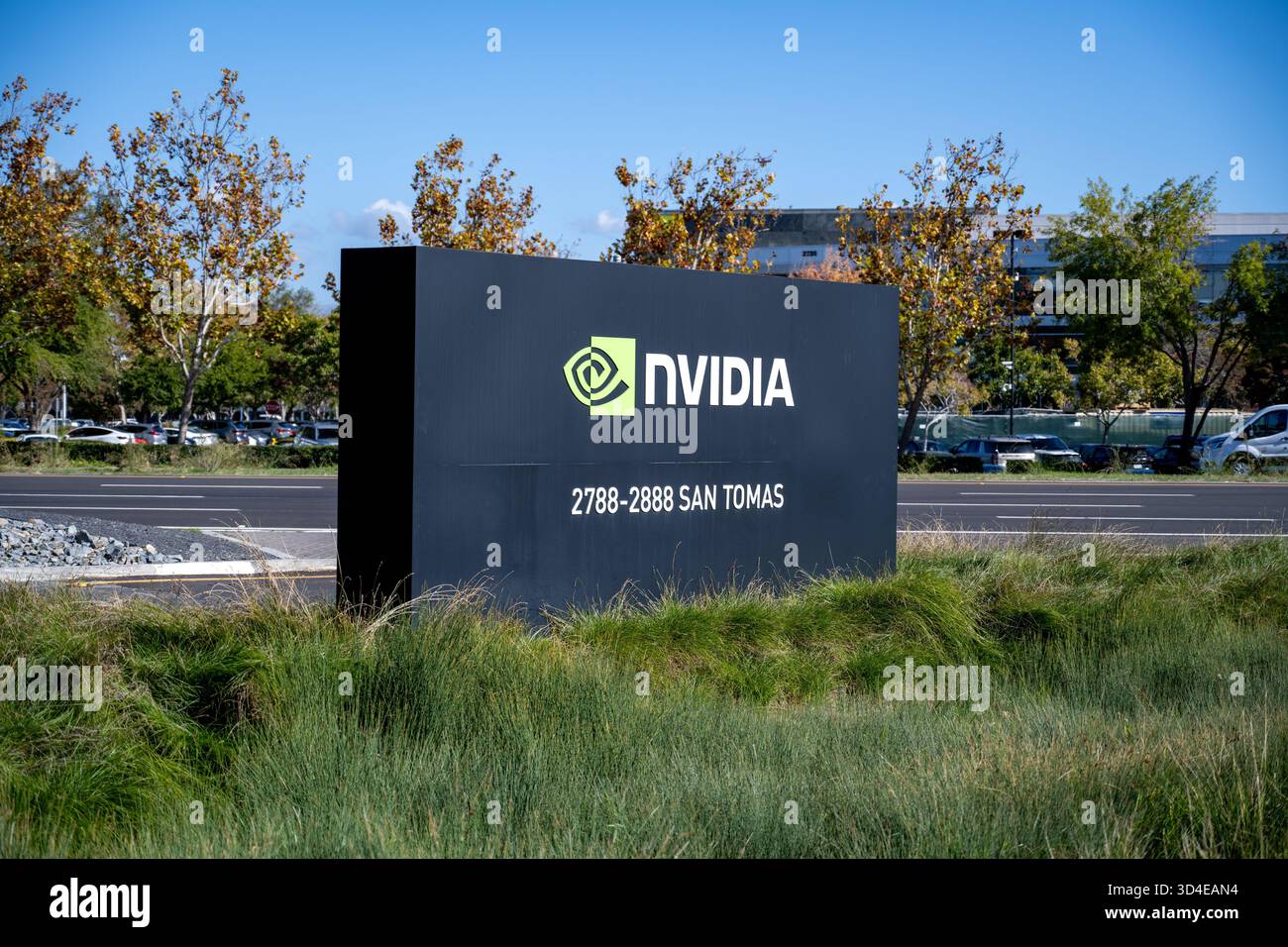Santa Clara, États-Unis. 06 novembre 2025. Signature avec logo au siège de NVIDIA dans la Silicon Valley, Santa Clara, Californie, 6 novembre 2025. (Photo Smith Collection/Gado/Sipa USA) crédit : Sipa USA/Alamy Live News Banque D'Images