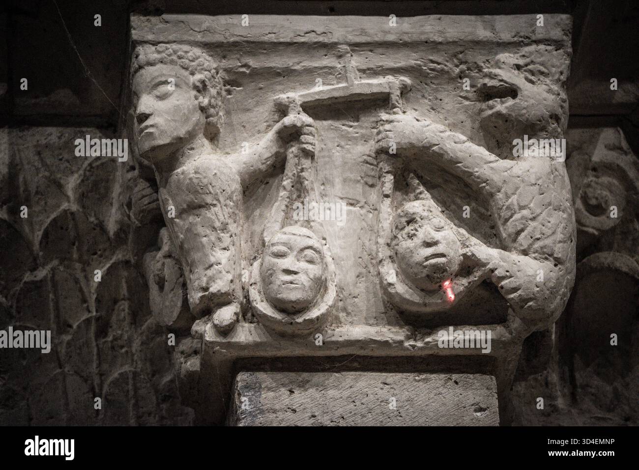 Capitale avec le pesage des âmes, temple pré-roman de Santa María de Wamba, Xe siècle, région des Montes Torozos, Valladolid, Castille-et-Léon, Espagne Banque D'Images