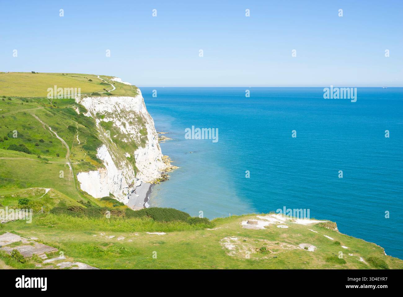 Les falaises blanches de Douvres surplombant la Manche Douvres Angleterre GB Europe Banque D'Images