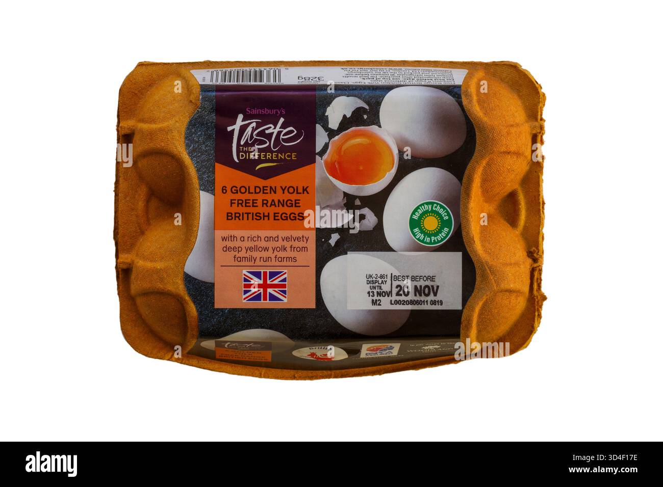 Carton de 6 oeufs britanniques de jaune d'or en liberté libre isolé sur fond blanc - boîte à oeufs de boîte à oeufs Banque D'Images