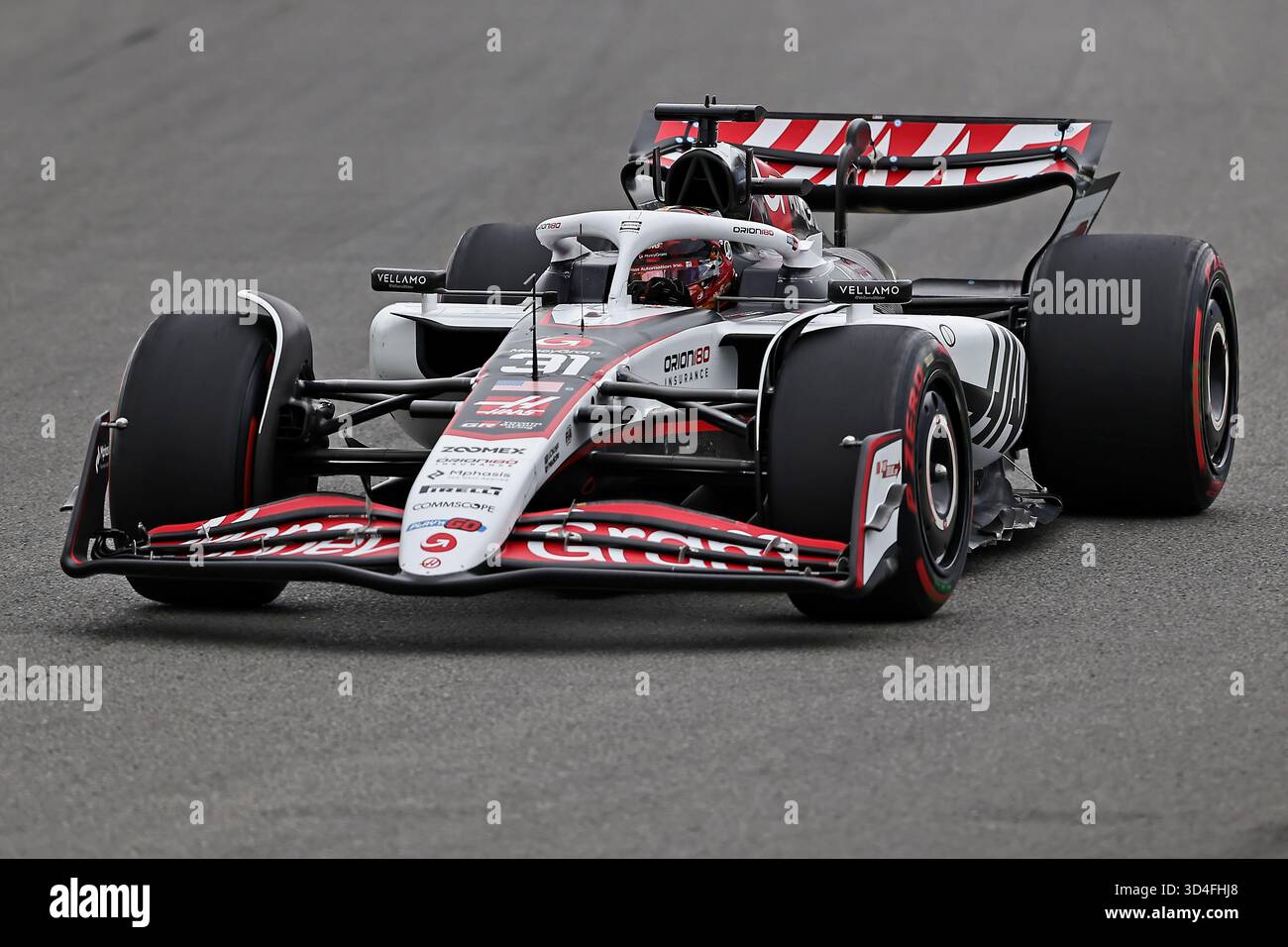 Sao Paulo, Brésil. 9 novembre 2025. Esteban Ocon (FRA) MoneyGram Haas F1 Team VF-25 Ferrari lors du Grand Prix de F1 du Brésil à Autodromo Jose Carlos Pace le 09 novembre 2025 à Sao Paulo, Brésil. Photo : Heuler Andrey/DiaEsportivo/Alamy Live News crédit : DiaEsportivo/Alamy Live News Banque D'Images