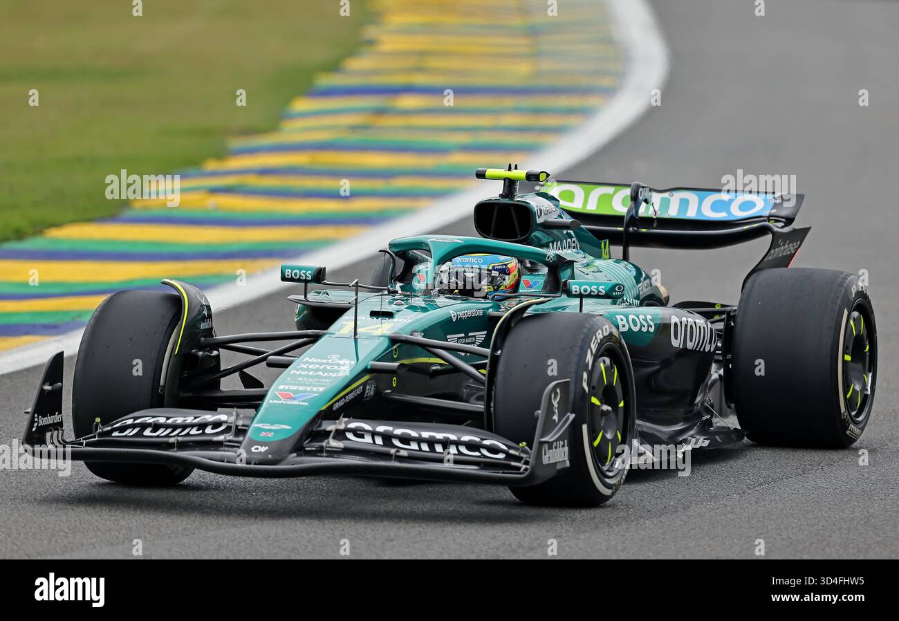 Sao Paulo, Brésil. 9 novembre 2025. Fernando Alonso (ESP) Aston Martin Aramco AMR25 Mercedes lors du Grand Prix F1 du Brésil à Autodromo Jose Carlos Pace le 09 novembre 2025 à Sao Paulo, Brésil. Photo : Heuler Andrey/DiaEsportivo/Alamy Live News crédit : DiaEsportivo/Alamy Live News Banque D'Images