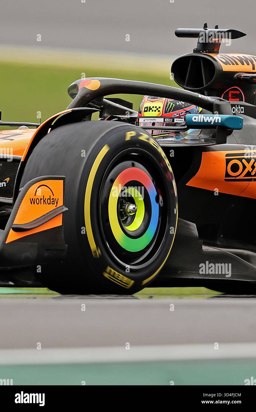 Sao Paulo, Brésil. 9 novembre 2025. Oscar Piastri (AUS) McLaren F1 Team MCL39 Mercedes lors du Grand Prix de F1 du Brésil à Autodromo Jose Carlos Pace le 09 novembre 2025 à Sao Paulo, Brésil. Photo : Heuler Andrey/DiaEsportivo/Alamy Live News crédit : DiaEsportivo/Alamy Live News Banque D'Images