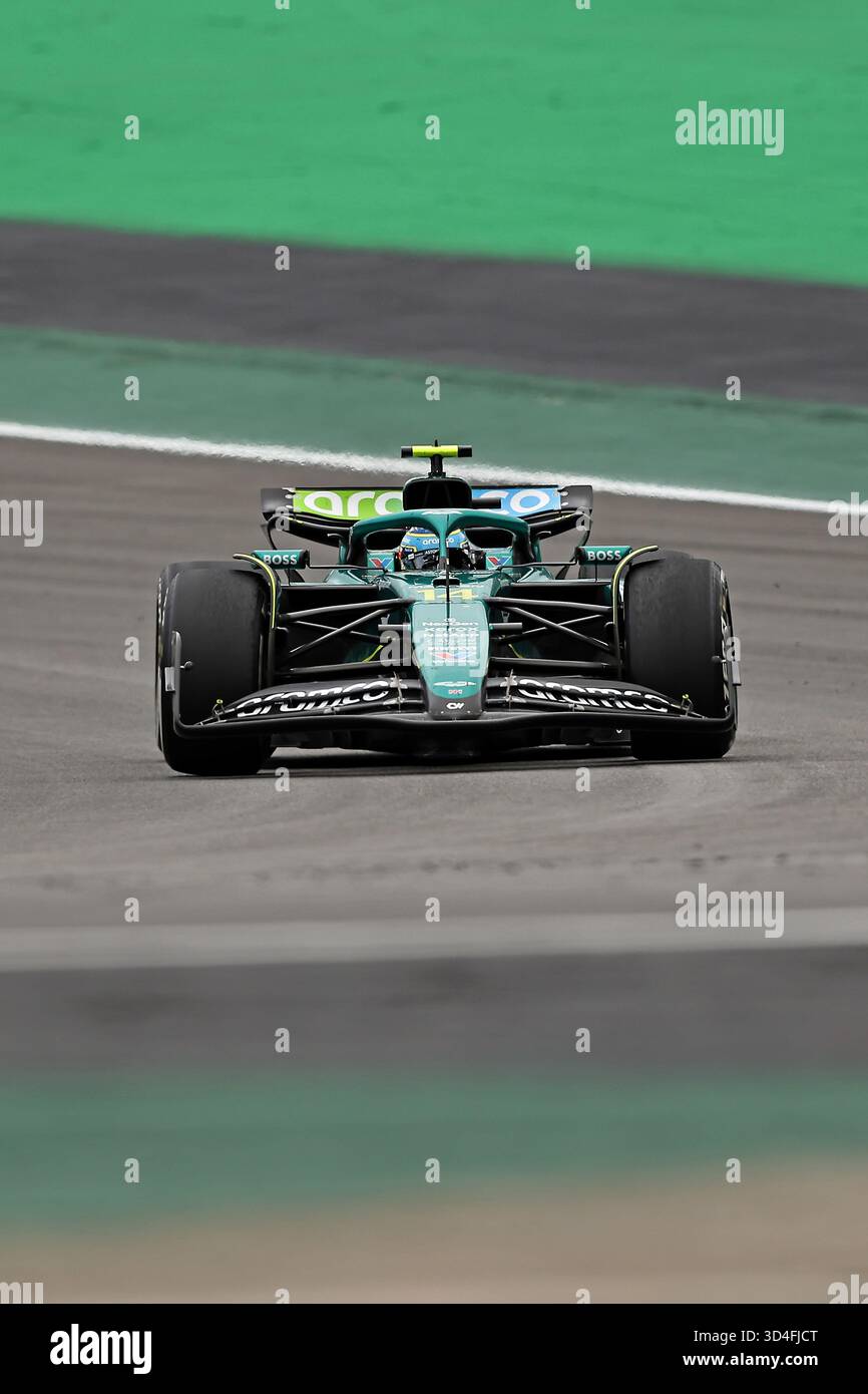 Sao Paulo, Brésil. 9 novembre 2025. Fernando Alonso (ESP) Aston Martin Aramco AMR25 Mercedes lors du Grand Prix F1 du Brésil à Autodromo Jose Carlos Pace le 09 novembre 2025 à Sao Paulo, Brésil. Photo : Heuler Andrey/DiaEsportivo/Alamy Live News crédit : DiaEsportivo/Alamy Live News Banque D'Images