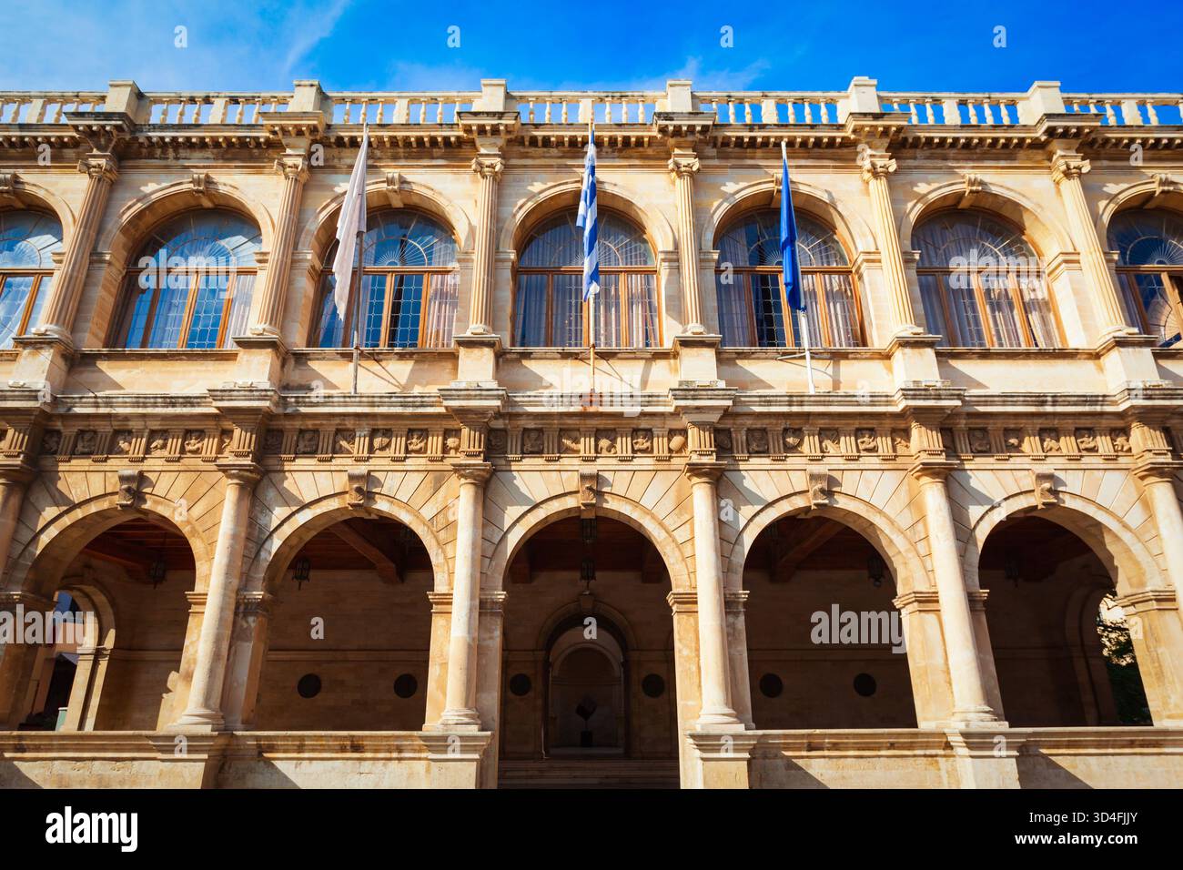 Ancienne mairie ou loggia vénitienne dans le centre-ville d'Héraklion sur l'île de Crète en Grèce Banque D'Images
