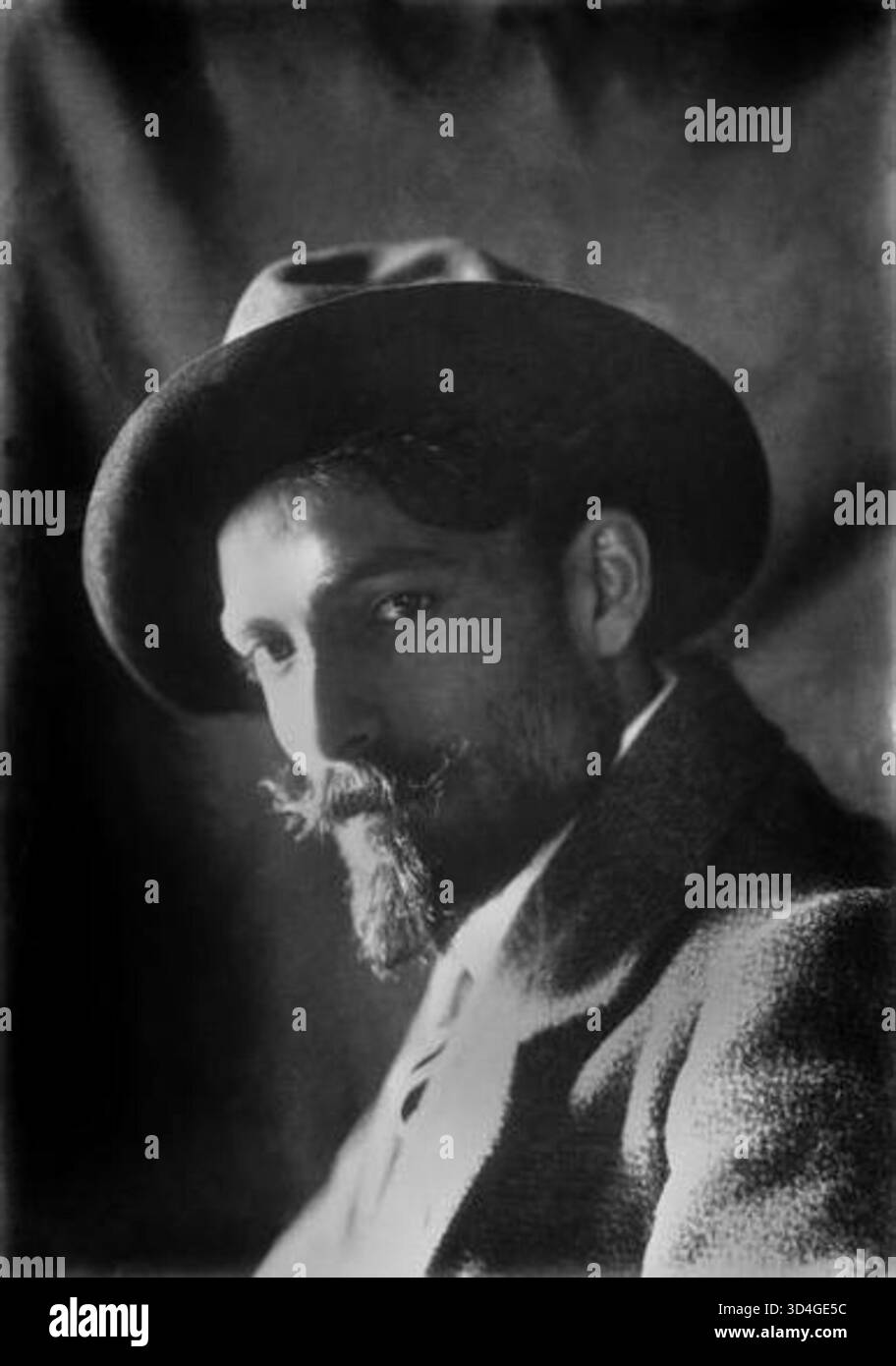 Portrait d'Armando de Lucena pris en 1914 par Vitoriano Braga, faisant partie d'une archive photographique historique. Banque D'Images