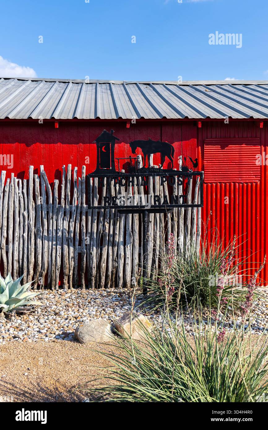 Extérieur de Hitchin Post Steak House, Ozona, Texas, États-Unis Banque D'Images