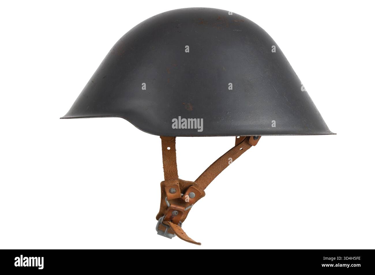 Casque de l'armée de l'Allemagne de l'est isolé sur fond blanc Banque D'Images