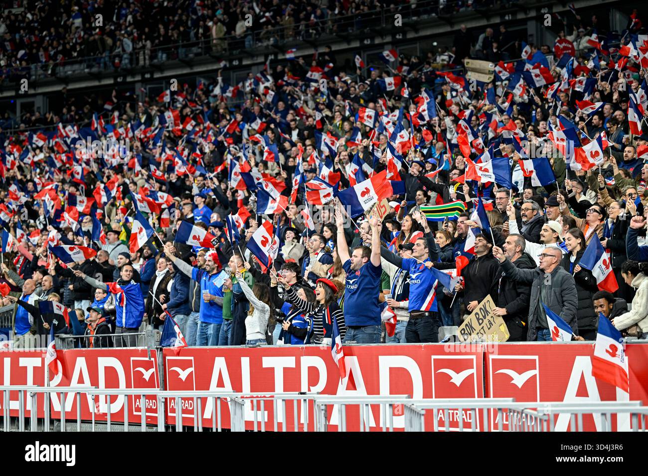Public français public ou spectateurs fans ou supporters illustration de l'ambiance lors du match de rugby à XV Autumn Nations Series XV France VS South Africa (Springboks) le 8 novembre 2025 au stade de France à Saint-Denis près de Paris. Banque D'Images