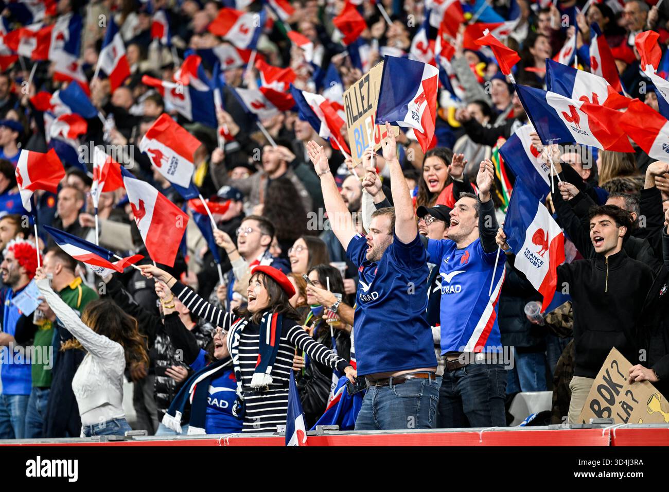 Public français public ou spectateurs fans ou supporters illustration de l'ambiance lors du match de rugby à XV Autumn Nations Series XV France VS South Africa (Springboks) le 8 novembre 2025 au stade de France à Saint-Denis près de Paris. Banque D'Images