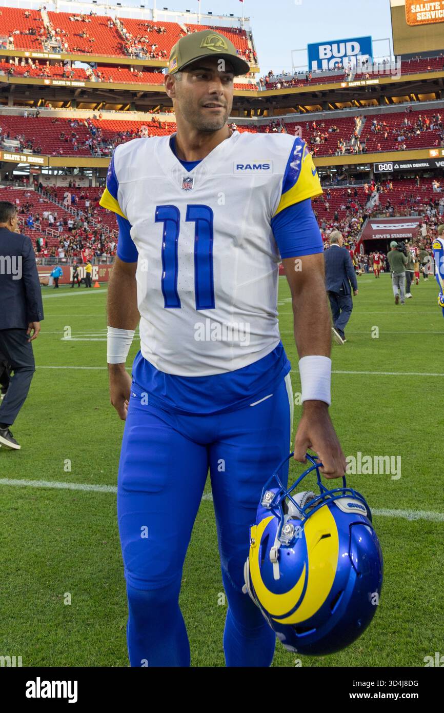 Santa Clara, États-Unis. 09 novembre 2025. 9 novembre 2025 ; Santa Clara, Californie, États-Unis ; le quarterback des Rams de Los Angeles Jimmy Garoppolo (11 ans) après le match contre les 49ers de San Francisco au Levi's Stadium. Crédit obligatoire : Stan Szeto - image de Sport photo via le crédit : Newscom/Alamy Live News Banque D'Images