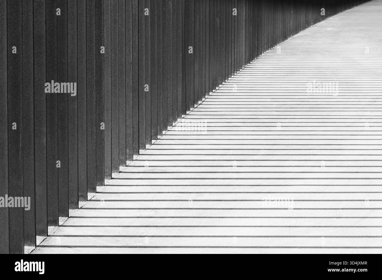 Bâtiment architectural moderne minimaliste de fond. Composition géométrique de lignes parallèles. Motif diagonal et rayures. Texture de lignes inclinées. Mod Banque D'Images
