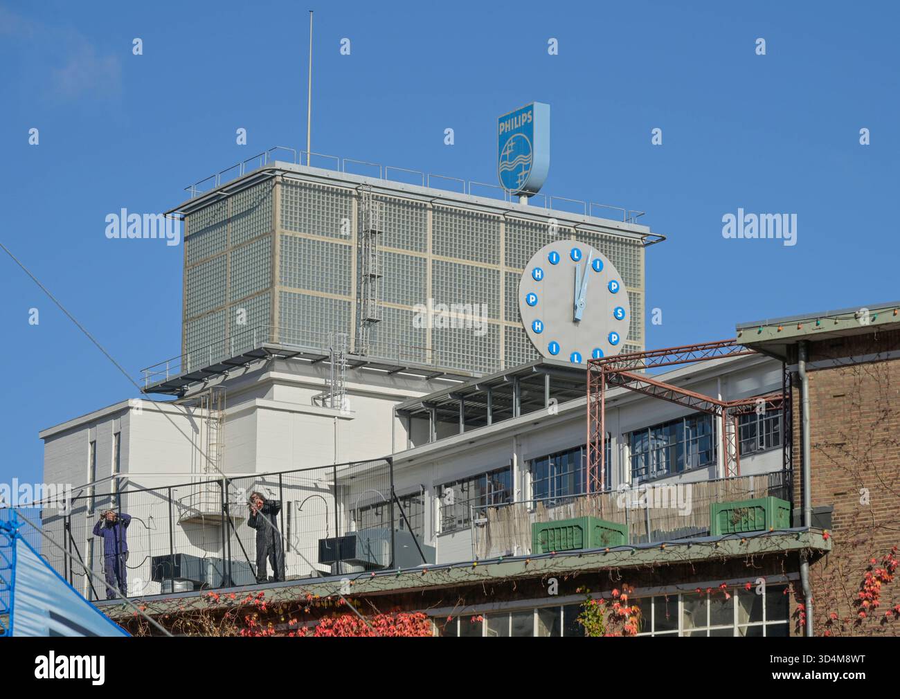 Uhr, Klokgebouw, ehemaliges Philips-Gelände Strijp-S, Eindhoven, Niederlande *** horloge, Klokgebouw, ancien site Philips Strijp S, Eindhoven, pays-Bas Banque D'Images