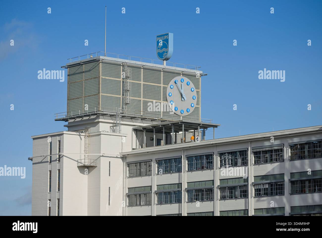 Uhr, Klokgebouw, ehemaliges Philips-Gelände Strijp-S, Eindhoven, Niederlande *** horloge, Klokgebouw, ancien site Philips Strijp S, Eindhoven, pays-Bas Banque D'Images