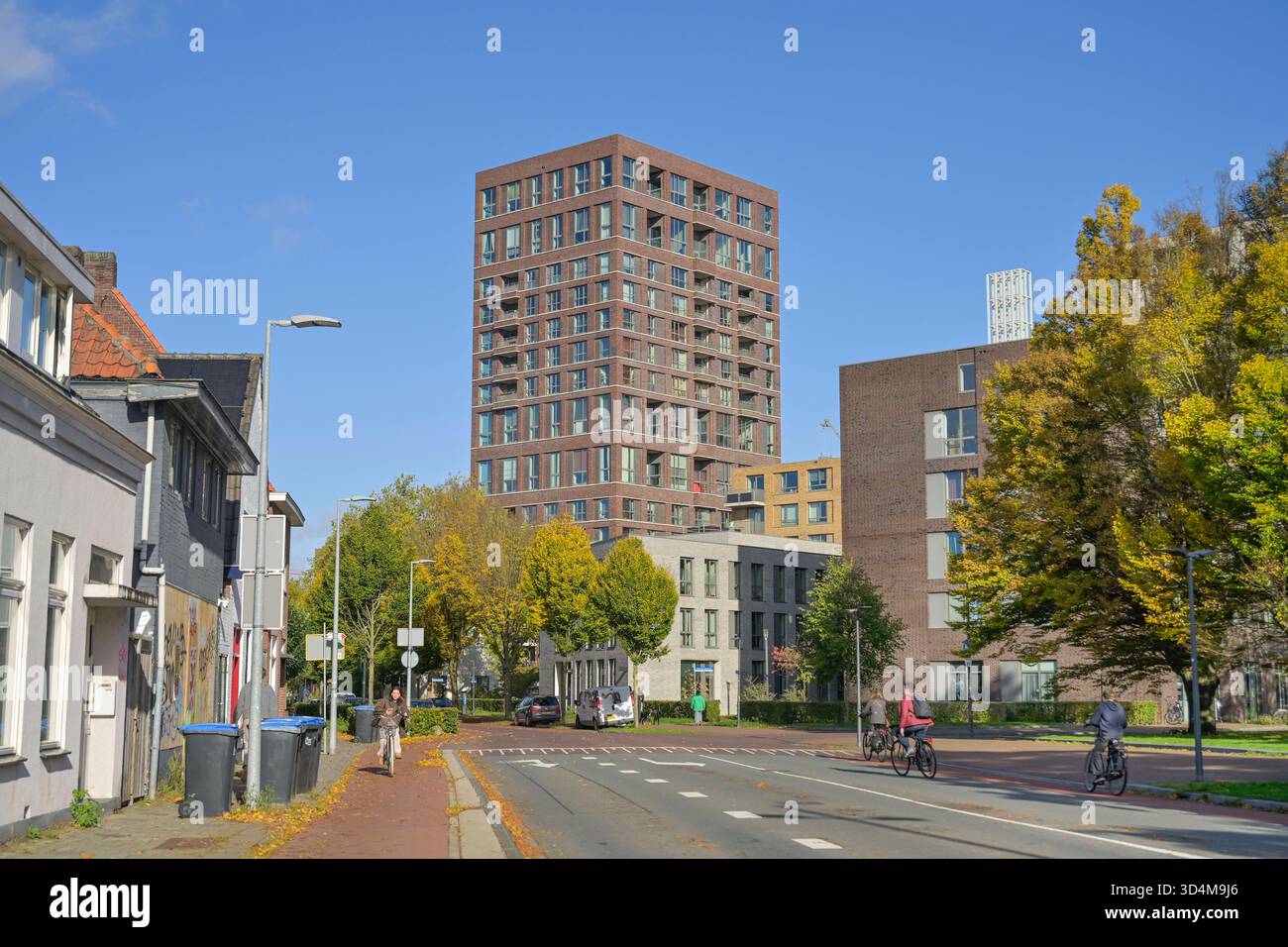 Wohnturm, Hochhaus, Wohnhaus, Professor Carassohof, Schootsestraat, ehemaliges Philips-Gelände Strijp-S, Eindhoven, Niederlande *** tour d'habitation, immeuble de grande hauteur, immeuble d'habitation, Professeur Carassohof, Schootsestraat, ancien site Philips Strijp S, Eindhoven, pays-Bas Banque D'Images