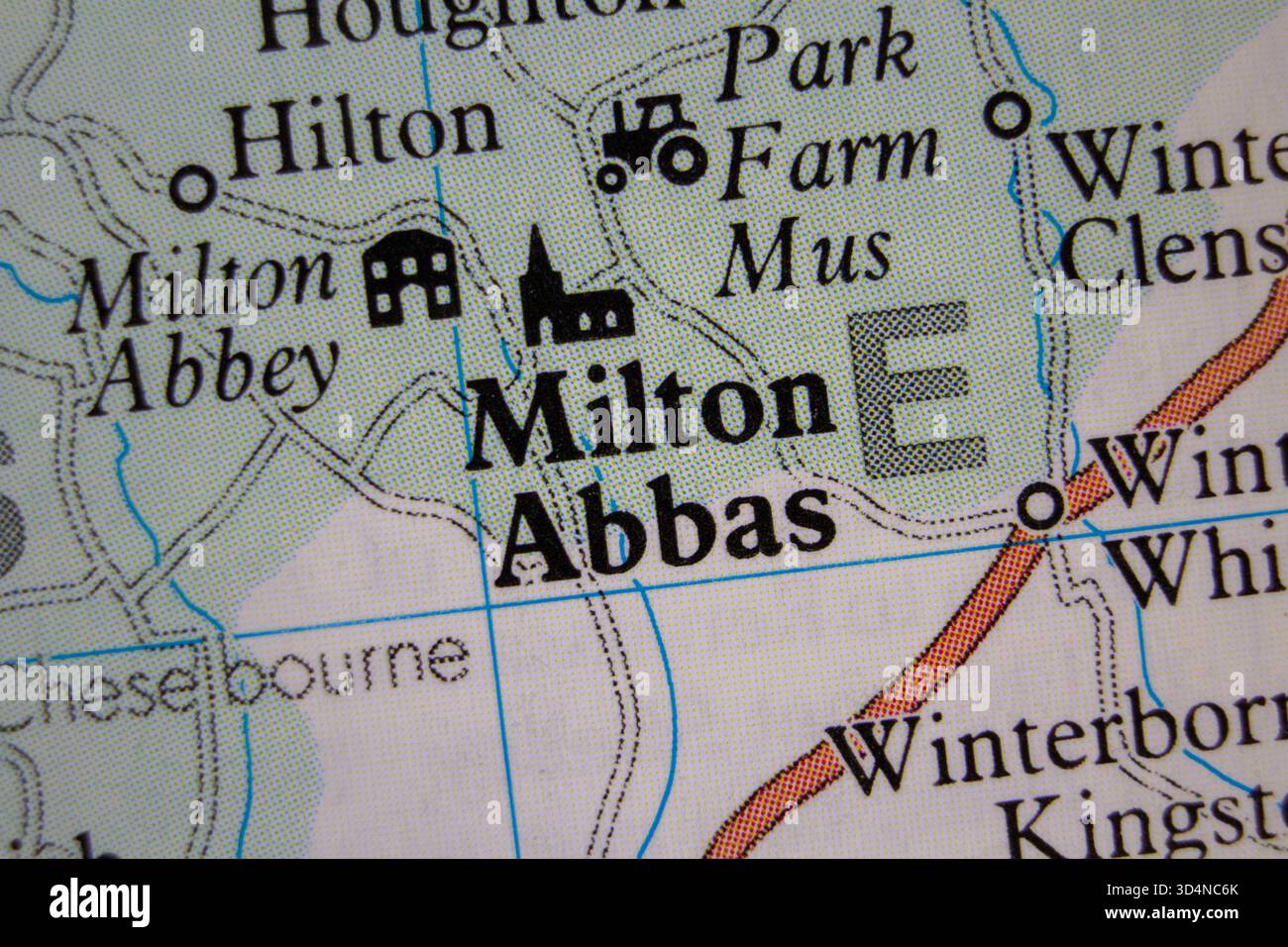 Milton Abbas - Angleterre, Royaume-Uni carte atlas couleur nom de la ville de la région Banque D'Images