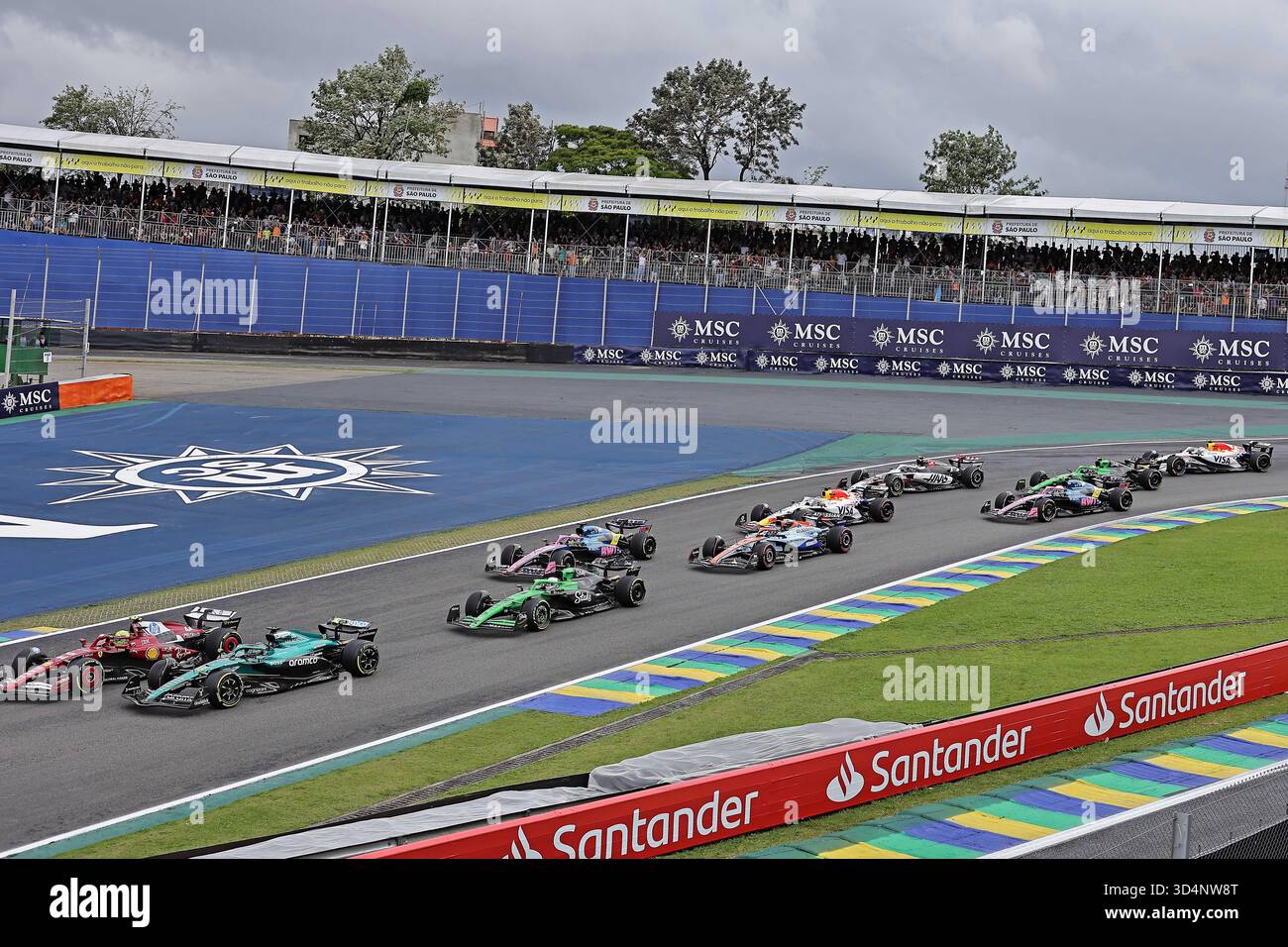 Sao Paulo, Brésil. 8 novembre 2025. Premier tour la course de sprint du Grand Prix de F1 du Brésil à l'Autodromo Jose Carlos Pace le 08 novembre 2025 à Sao Paulo, Brésil. Photo : Heuler Andrey/DiaEsportivo/Alamy Live News crédit : DiaEsportivo/Alamy Live News Banque D'Images