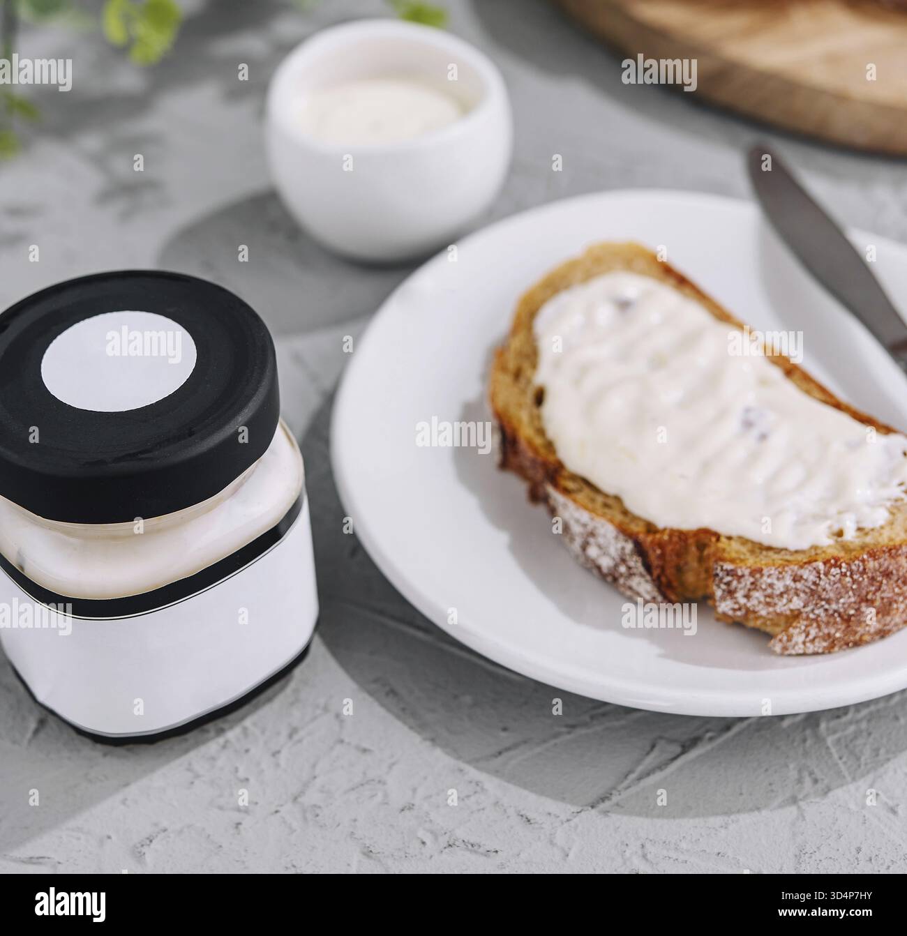 Nourriture, sandwich avec fromage ricotta sur assiette Banque D'Images