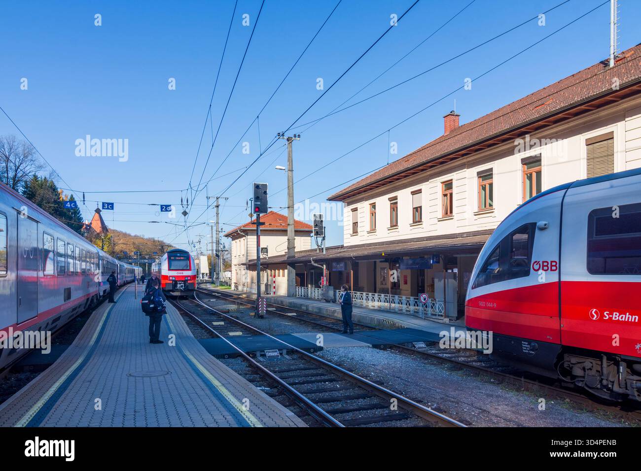 Straß à Steiermark : gare de Spielfeld-Straß, trains de ÖBB à Süd-Steiermark, Steiermark, Styrie, Autriche Banque D'Images