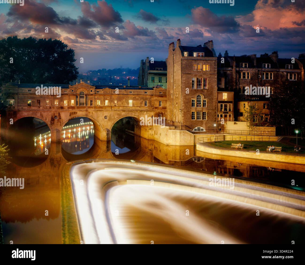 Go - SOMERSET : Pulteney Bridge historique à Ville de Bath Banque D'Images