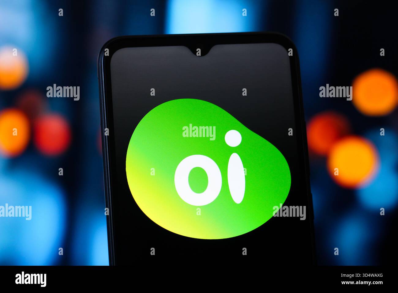 Dans cette illustration photo, le logo Oi est affiché sur l'écran d'un smartphone Banque D'Images