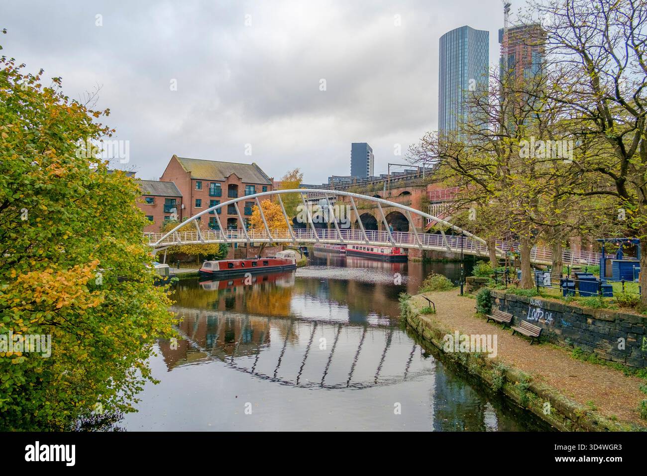 Pont de marchands traversant le canal Bridgewater à Castlefield dans le centre-ville de Manchester. Banque D'Images