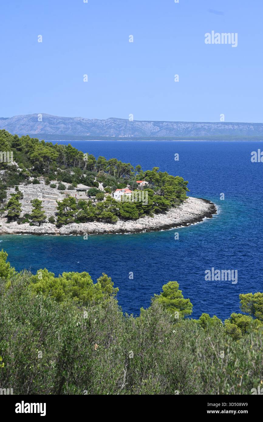Maisons au bord de la mer dans l'île de Korcula en Croatie Banque D'Images