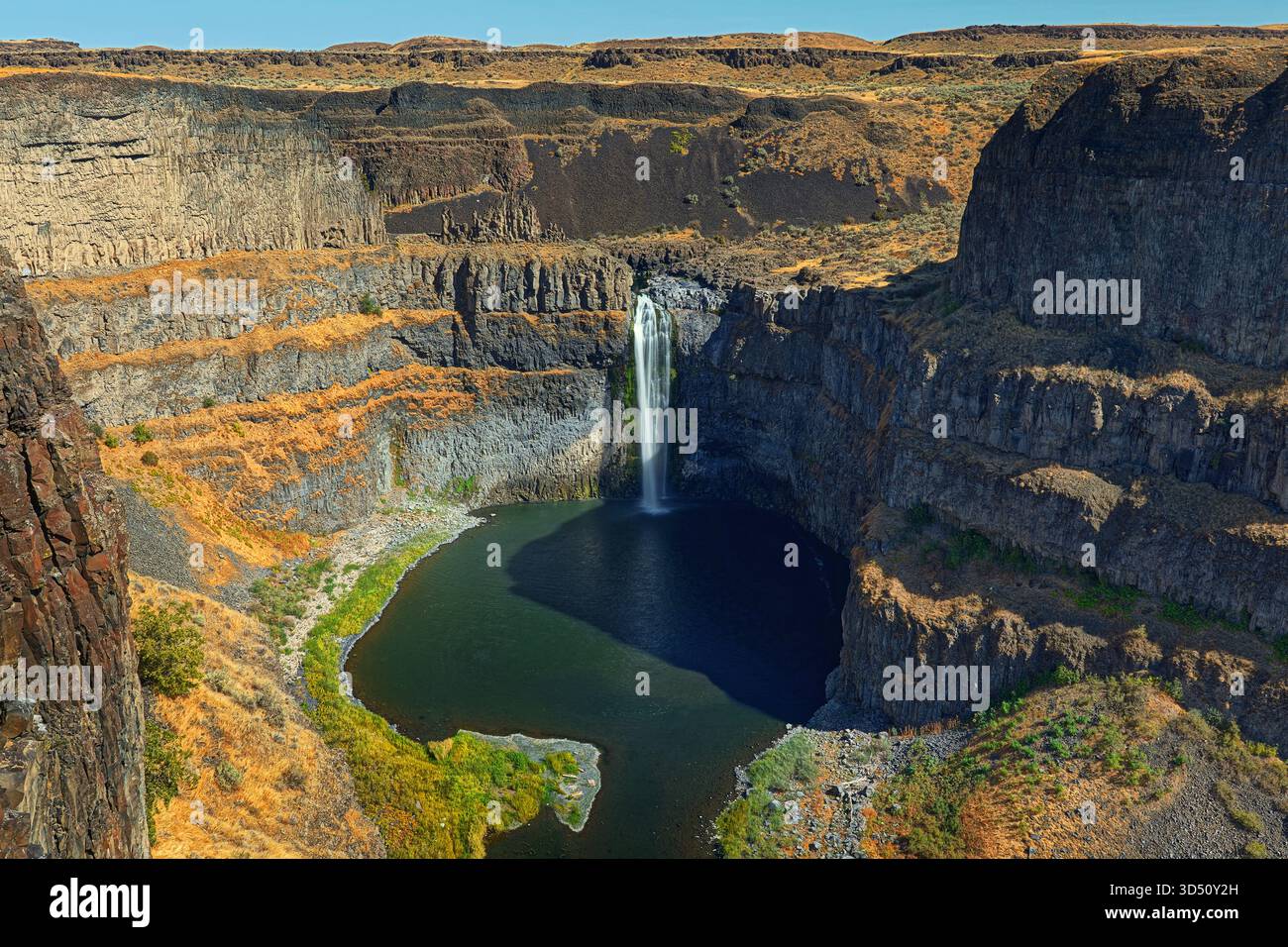 Vue de Palouse Falls dans le parc national de Palouse Falls dans l'est de l'État de Washington Banque D'Images
