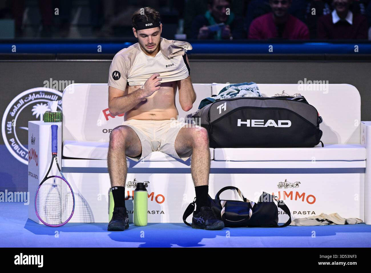 Taylor Fritz (USA) lors du match simple entre Taylor Fritz (USA) et Alex de Minaur (AUS) lors de la cinquième journée de la finale Nitto ATP 2025 à Inalpi Arena le 13 novembre 2025 à Turin, Italie Banque D'Images