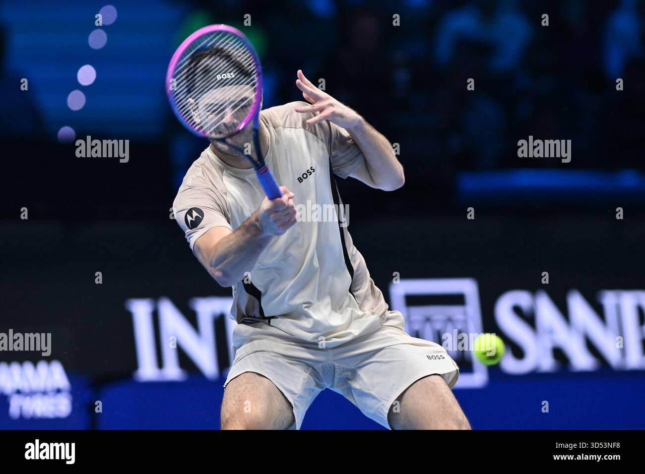 Taylor Fritz (USA) lors du match simple entre Taylor Fritz (USA) et Alex de Minaur (AUS) lors de la cinquième journée de la finale Nitto ATP 2025 à Inalpi Arena le 13 novembre 2025 à Turin, Italie Banque D'Images