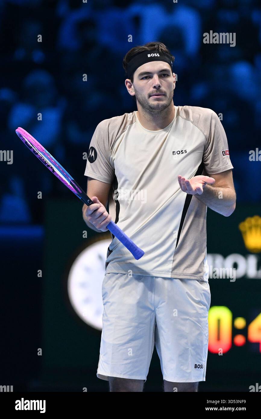 Taylor Fritz (USA) lors du match simple entre Taylor Fritz (USA) et Alex de Minaur (AUS) lors de la cinquième journée de la finale Nitto ATP 2025 à Inalpi Arena le 13 novembre 2025 à Turin, Italie Banque D'Images
