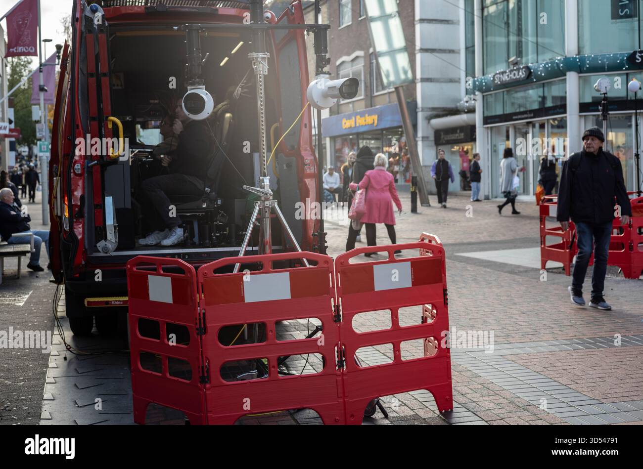 Metropolitan police caméras de reconnaissance faciale en direct en fonctionnement situé sur Sutton High Street, Greater London, Angleterre, Royaume-Uni Banque D'Images
