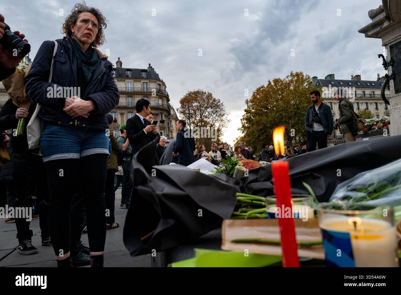 Paris, France. 13 novembre 2025. 13 novembre 2025 à Paris. Mémorial sur les lieux des attentats terroristes du 13 novembre 2015 - 13/11/2025 - France/Paris - Gilles Bader/le Pictorium crédit : LE PICTORIUM/Alamy Live News Banque D'Images