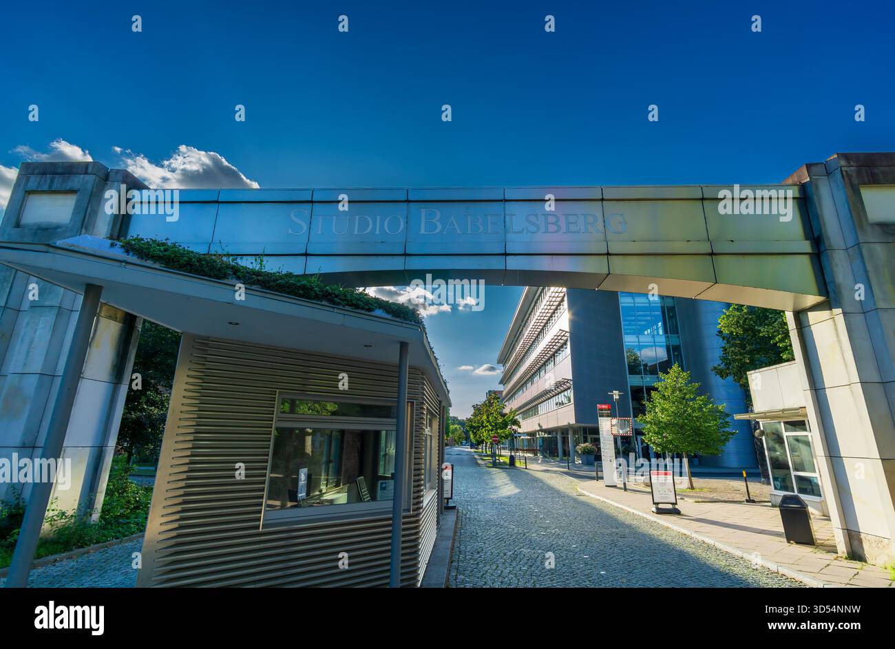 L'entrée historique du Studio Babelsberg, situé à Potsdam, Brandebourg, Allemagne. Banque D'Images