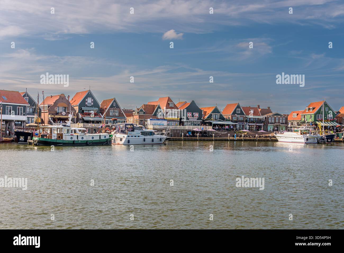 Vue de Volendam sur le Markermeer, pays-Bas Banque D'Images