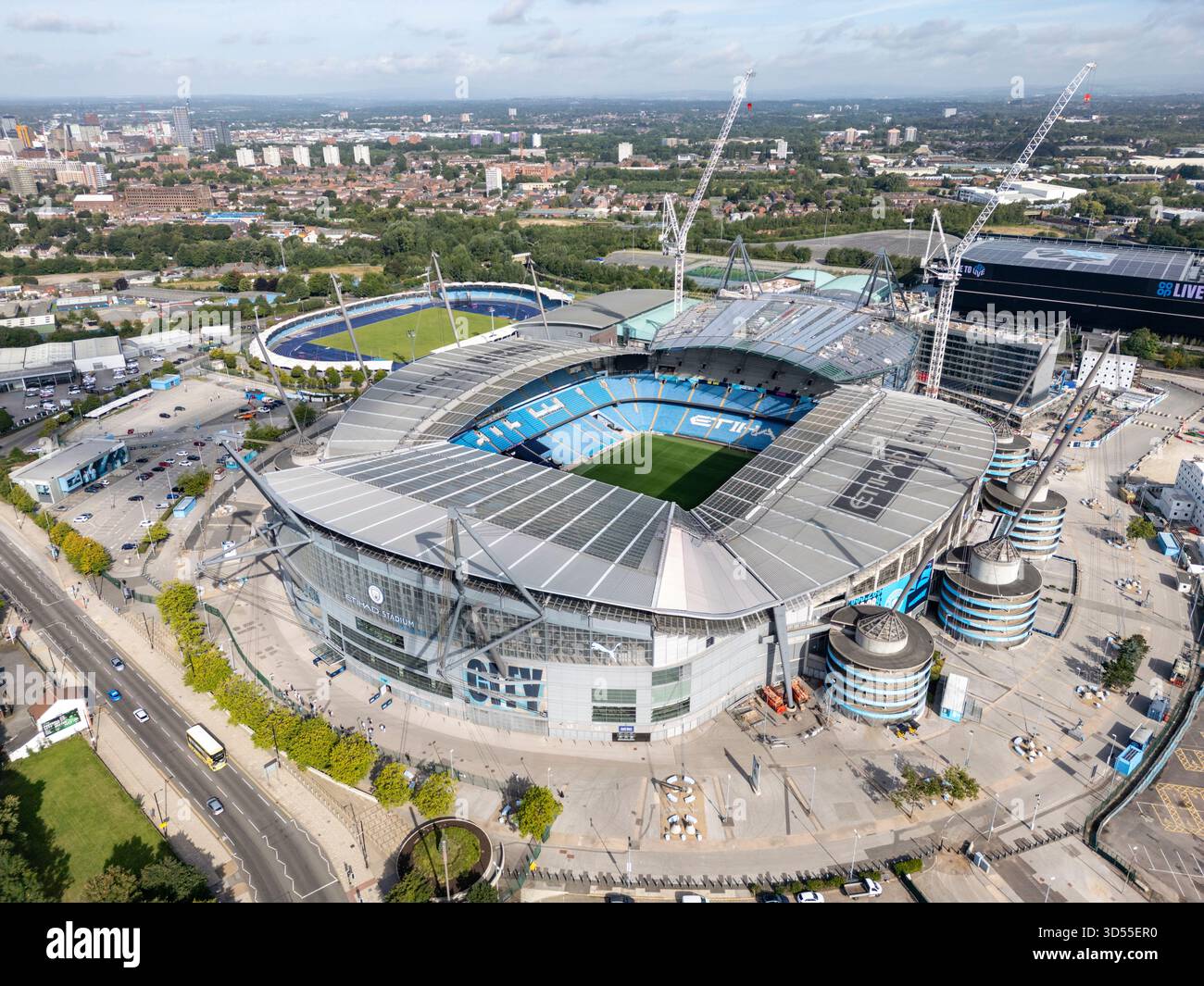 Vue aérienne du City of Manchester Stadium, actuellement connu sous le nom d'Etihad Stadium, domicile du Manchester City FC, Manchester, Royaume-Uni. Banque D'Images