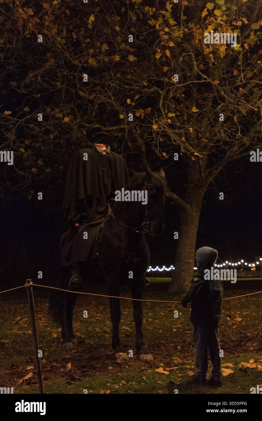 Sentier nocturne d'Halloween au palais de Blenheim, Woodstock, Royaume-Uni Banque D'Images
