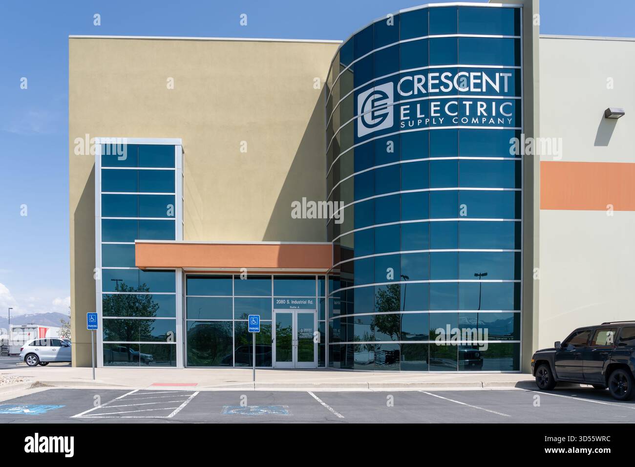 Salt Lake City, Utah, États-Unis - 9 mai 2023 : un magasin Crescent Electric Supply Company sur Industrial Rd à Salt Lake City, Utah, États-Unis. Crescent Electric Su Banque D'Images