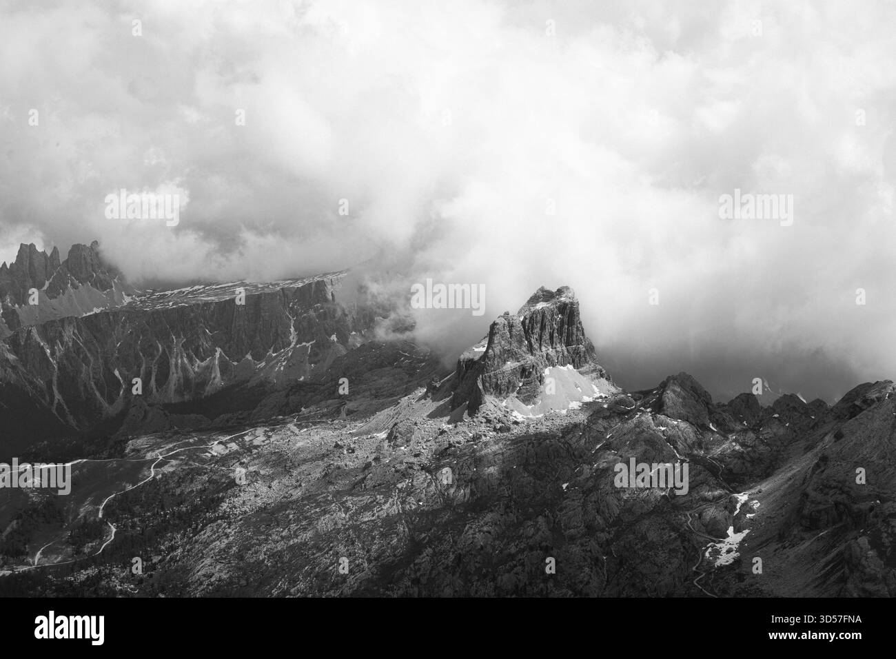 Vue sur les Dolomites depuis Rifugio Lagazuoi Banque D'Images