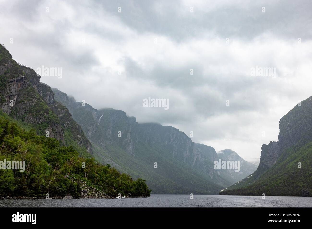 Western Brook Pond Misty Valley Banque D'Images