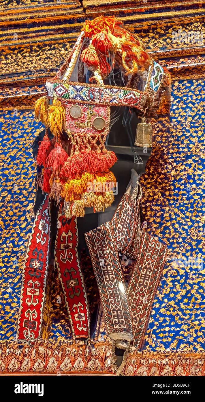 Bakou, Azerbaïdjan. Musée du tapis d'Azerbaïdjan à Bakou. Fond de conception de tapis. Salle d'exposition de tapis décoratifs dans le musée du tapis de Bakou. Banque D'Images
