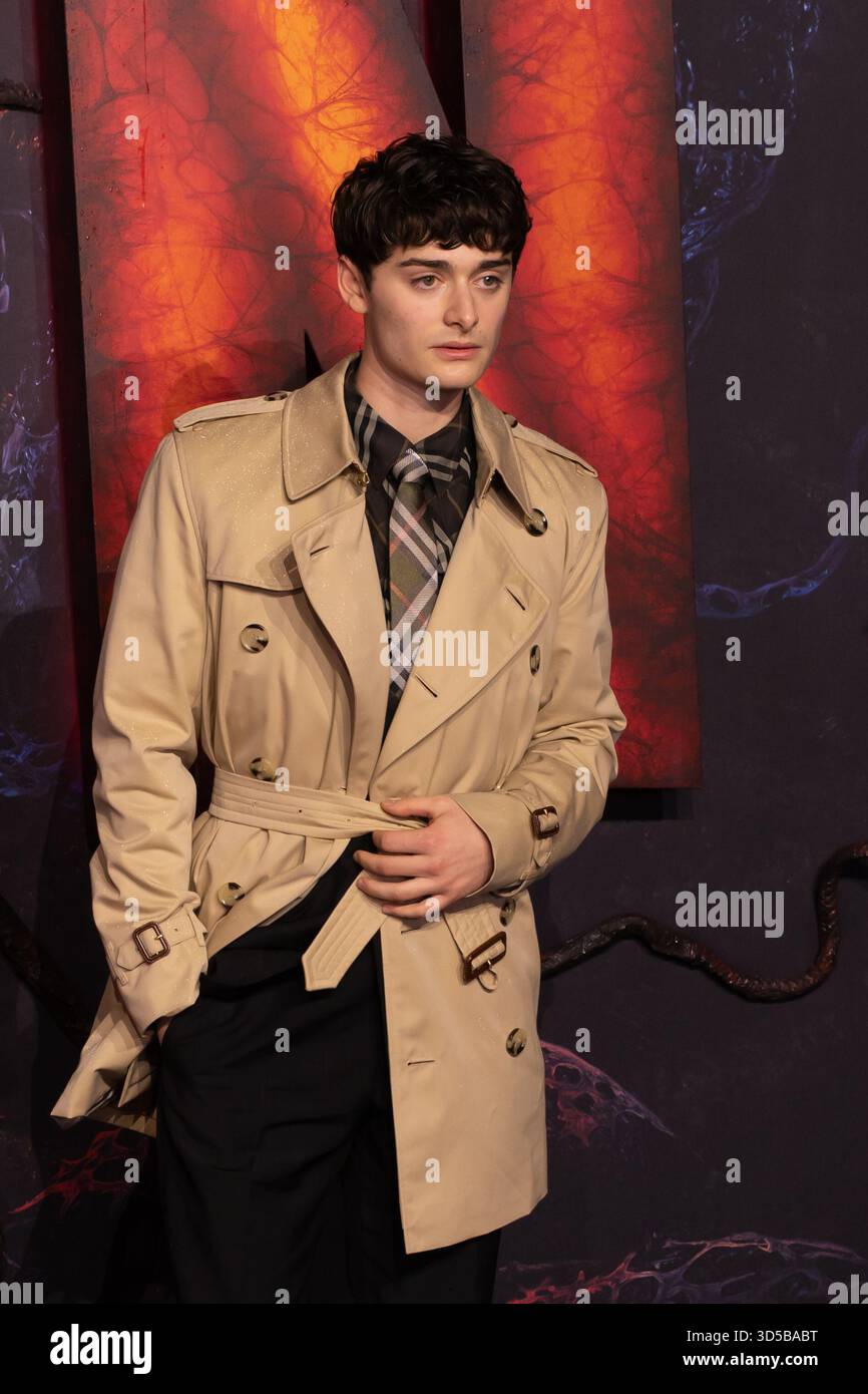 Londres, Royaume-Uni. 13 novembre 2025. Noah Schnapp assiste à une projection spéciale de Stranger Things S5 à Odeon luxe Leicester Square. Cristina Massei/Alamy Live News Banque D'Images