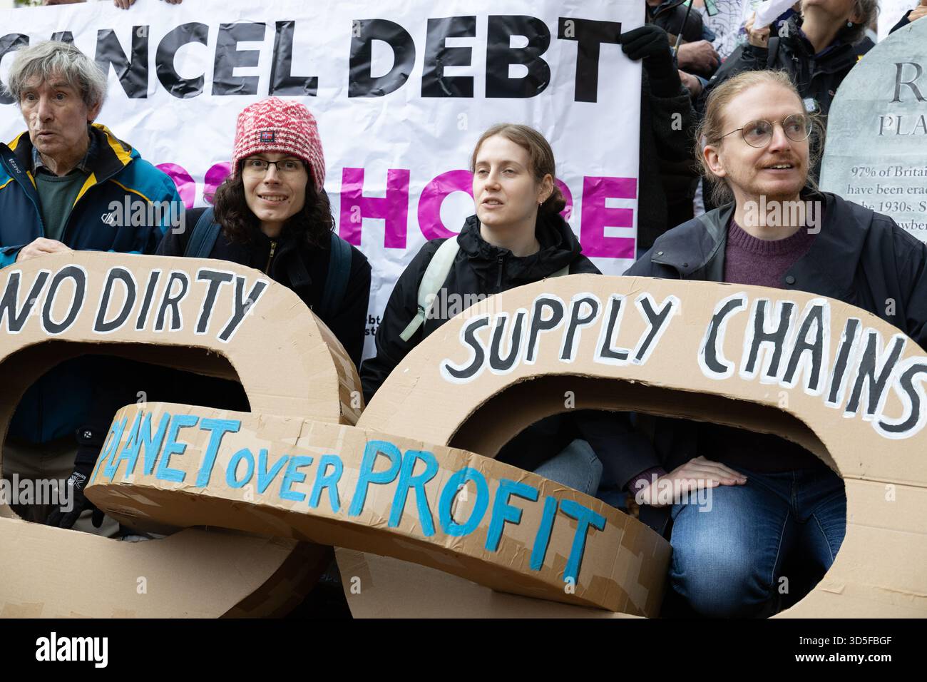Manifestation de la Journée internationale de la justice climatique, Downing Street, Londres, Royaume-Uni Banque D'Images