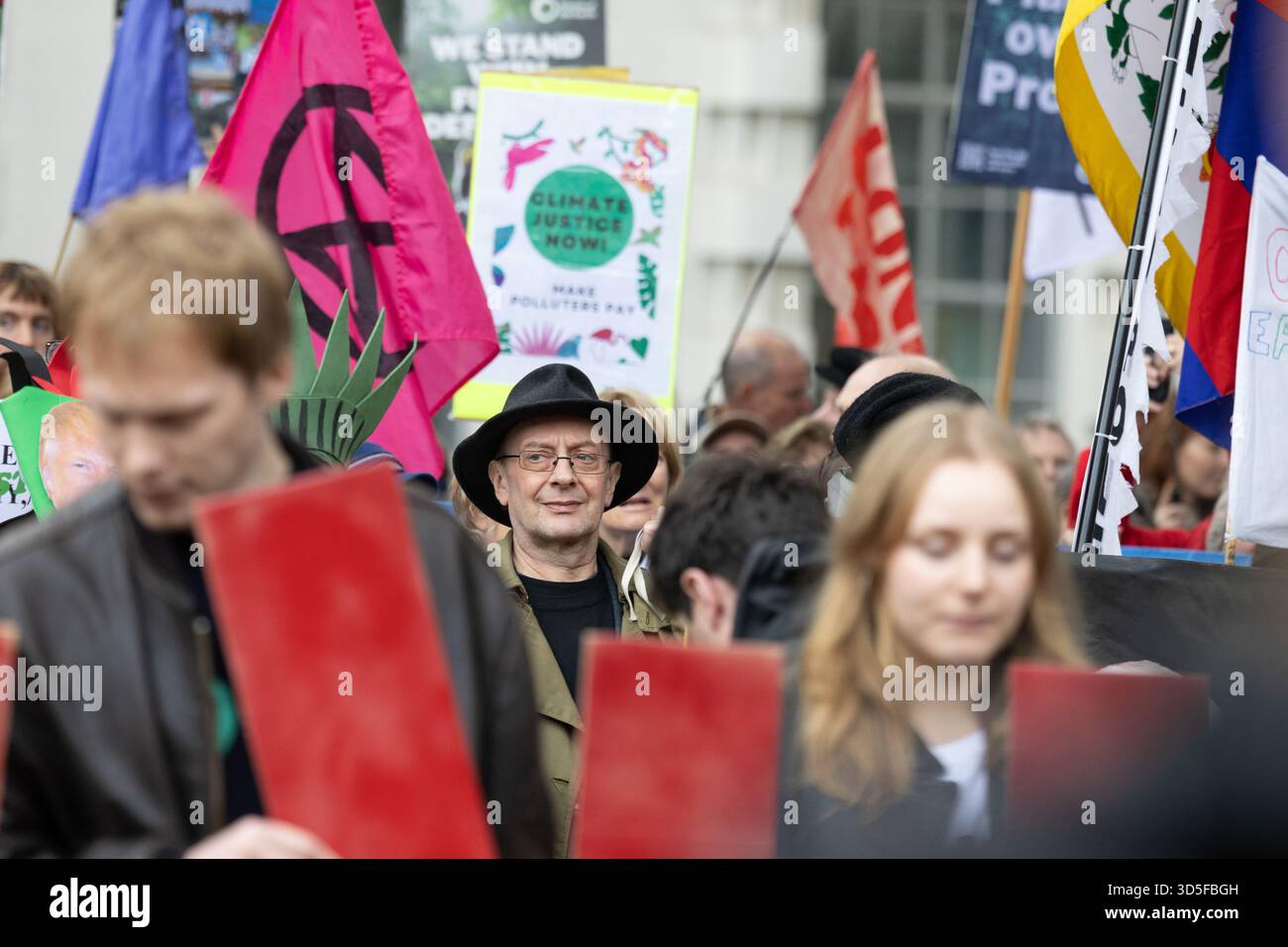 Manifestation de la Journée internationale de la justice climatique, Downing Street, Londres, Royaume-Uni Banque D'Images