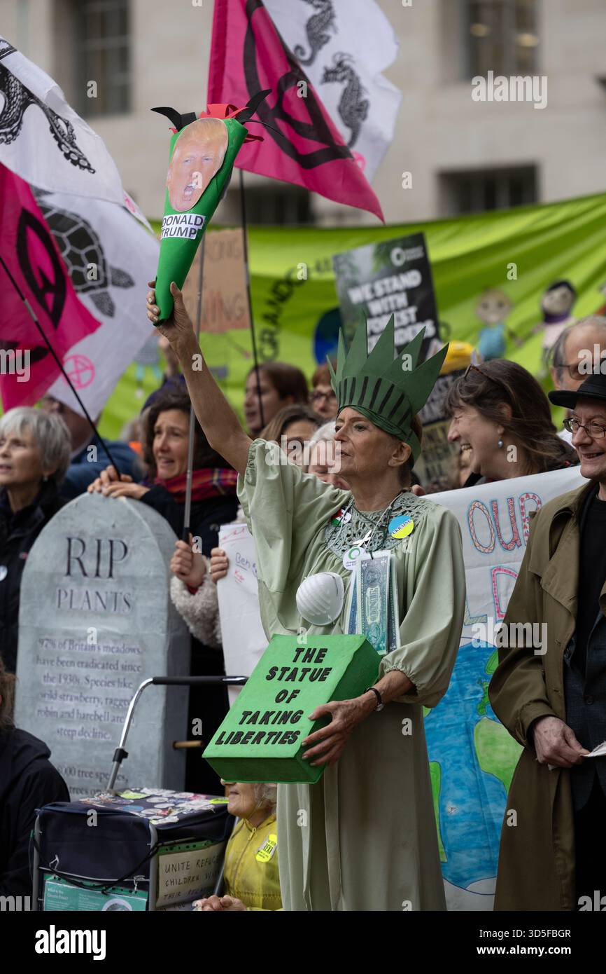 Manifestation de la Journée internationale de la justice climatique, Downing Street, Londres, Royaume-Uni Banque D'Images
