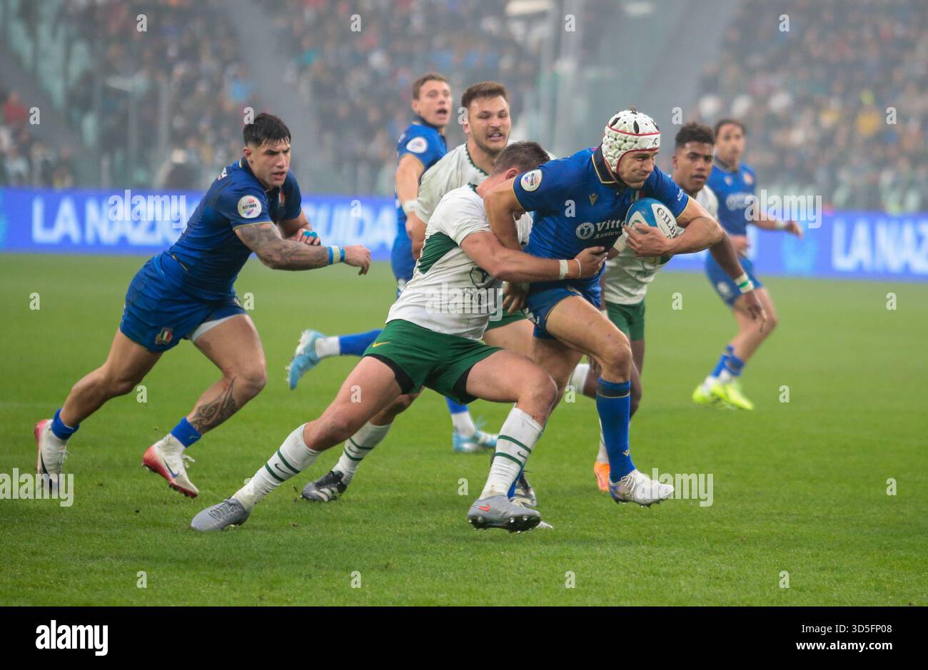 Turin, Italie. 15 novembre 2025. Juan Ignacio BREX, Italien, lors du match de rugby Autumn Nations Series 2025 opposant l'Italie à l'Afrique du Sud au stade Allianz le 15 novembre 2025 à Turin, Italie. Crédit : Nderim Kaceli/Alamy Live News Banque D'Images