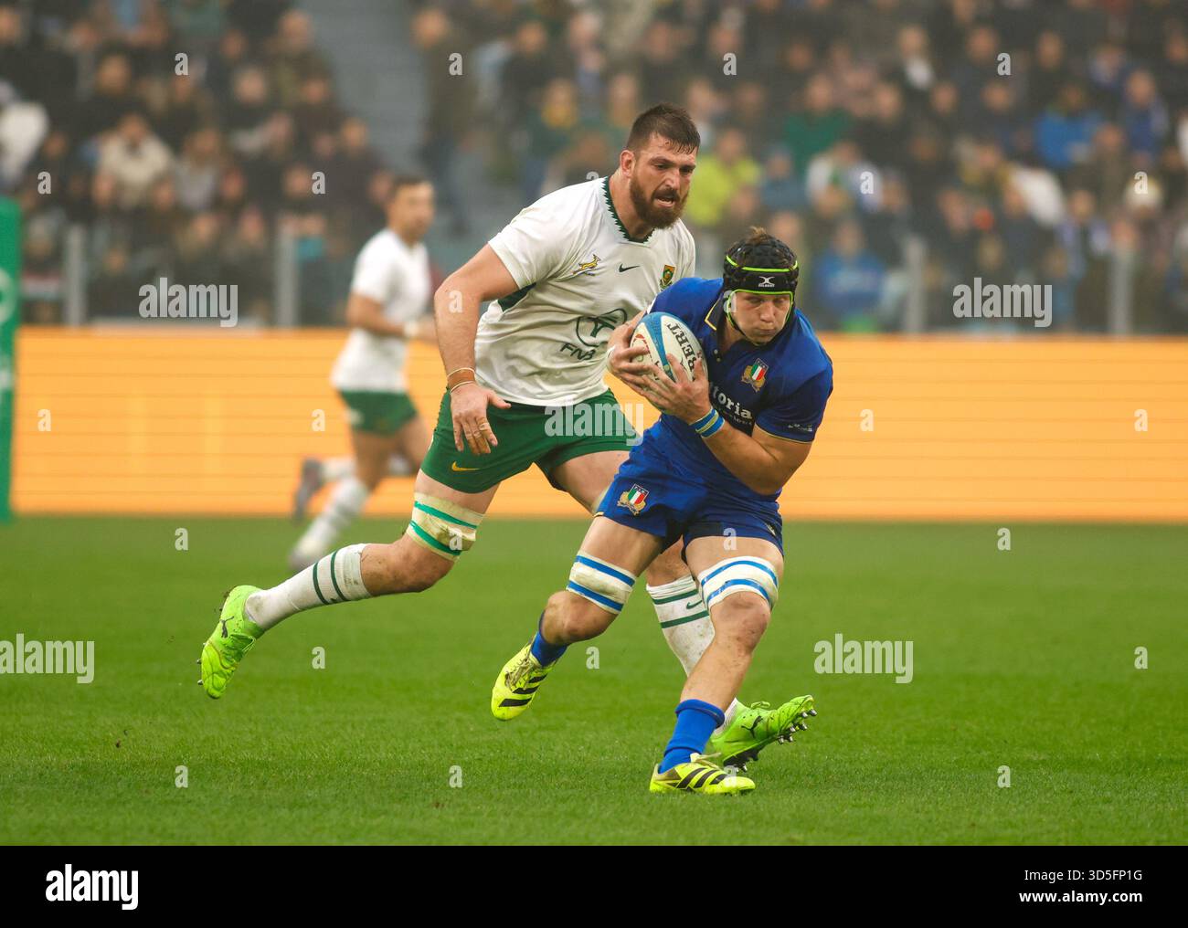 Turin, Italie. 15 novembre 2025. Ross VINTCENT, Italien, lors du match de rugby Autumn Nations Series 2025 opposant l'Italie à l'Afrique du Sud au stade Allianz le 15 novembre 2025 à Turin, Italie. Crédit : Nderim Kaceli/Alamy Live News Banque D'Images