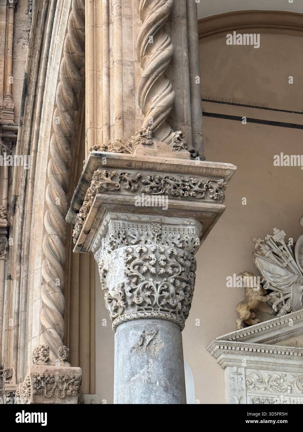 Ordre romain de la cathédrale de Palerme - Image de stock capturée avec un smartphone